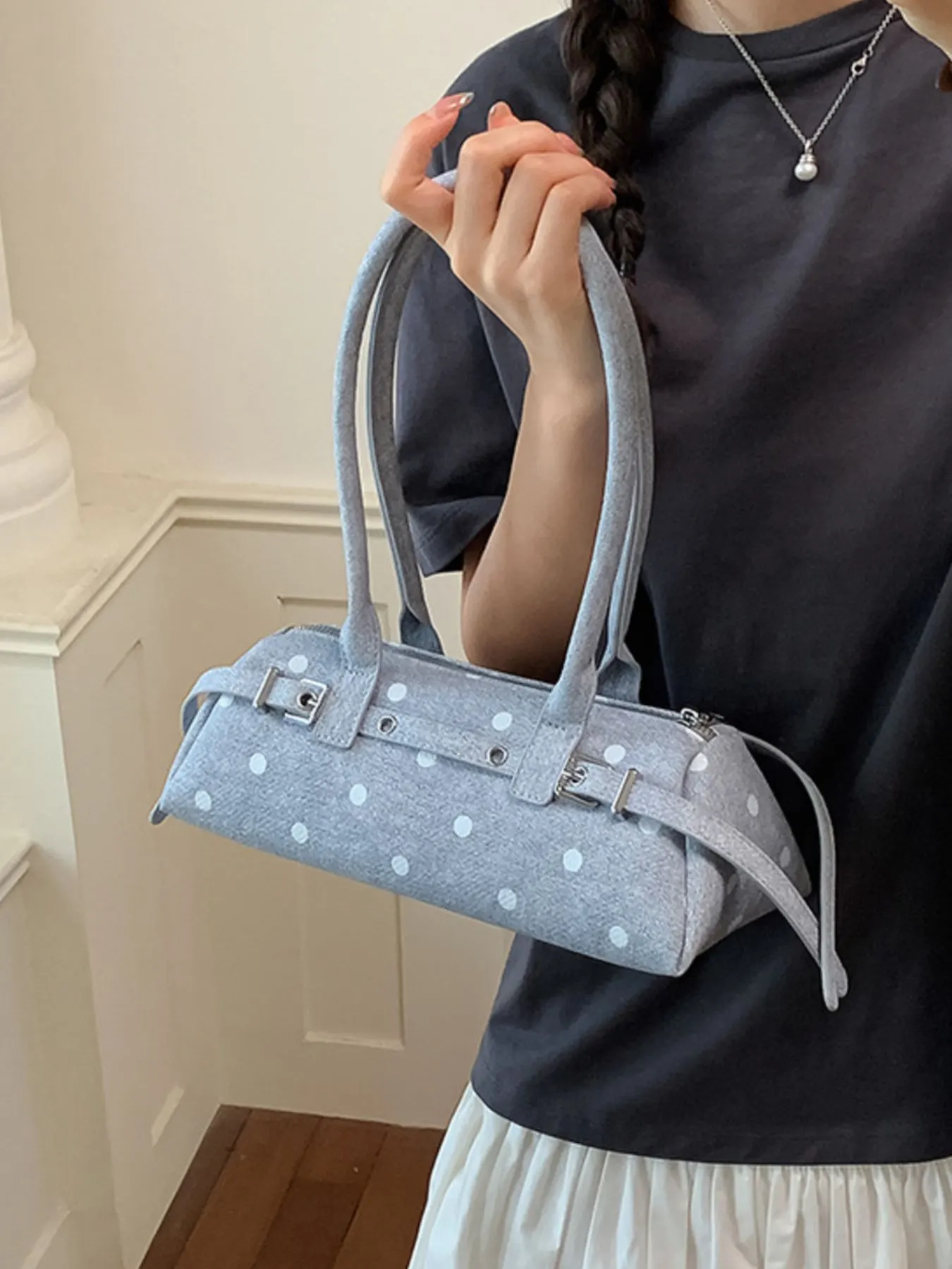 Classic Minimalist PU Leather Shoulder Bag with Spacious Capacity